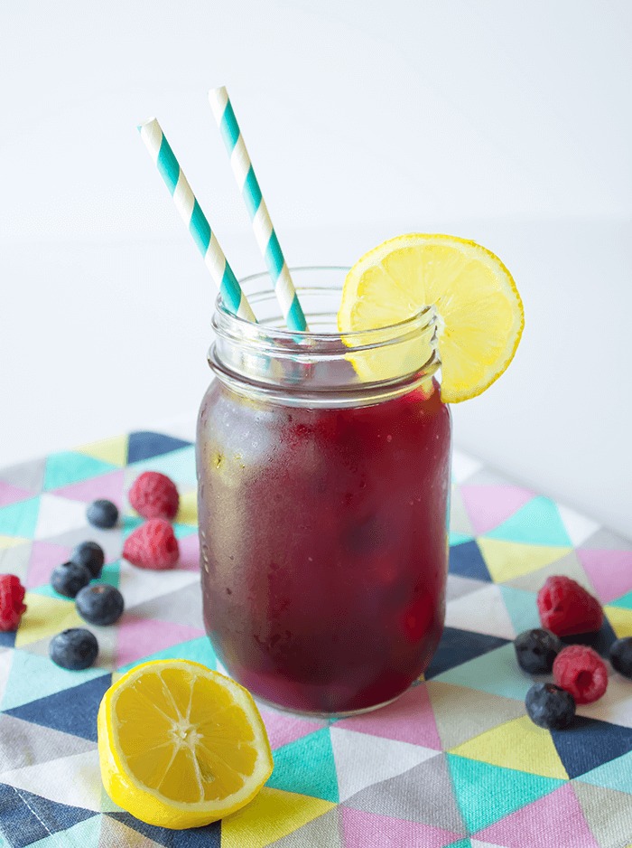 When it comes to refreshing and healthy drinks, nothing beats a blueberry lemonade. Blueberries are loaded with anti-oxidants and great for your skin. This blueberry lemonade recipe is sure to become a classic in your home!
